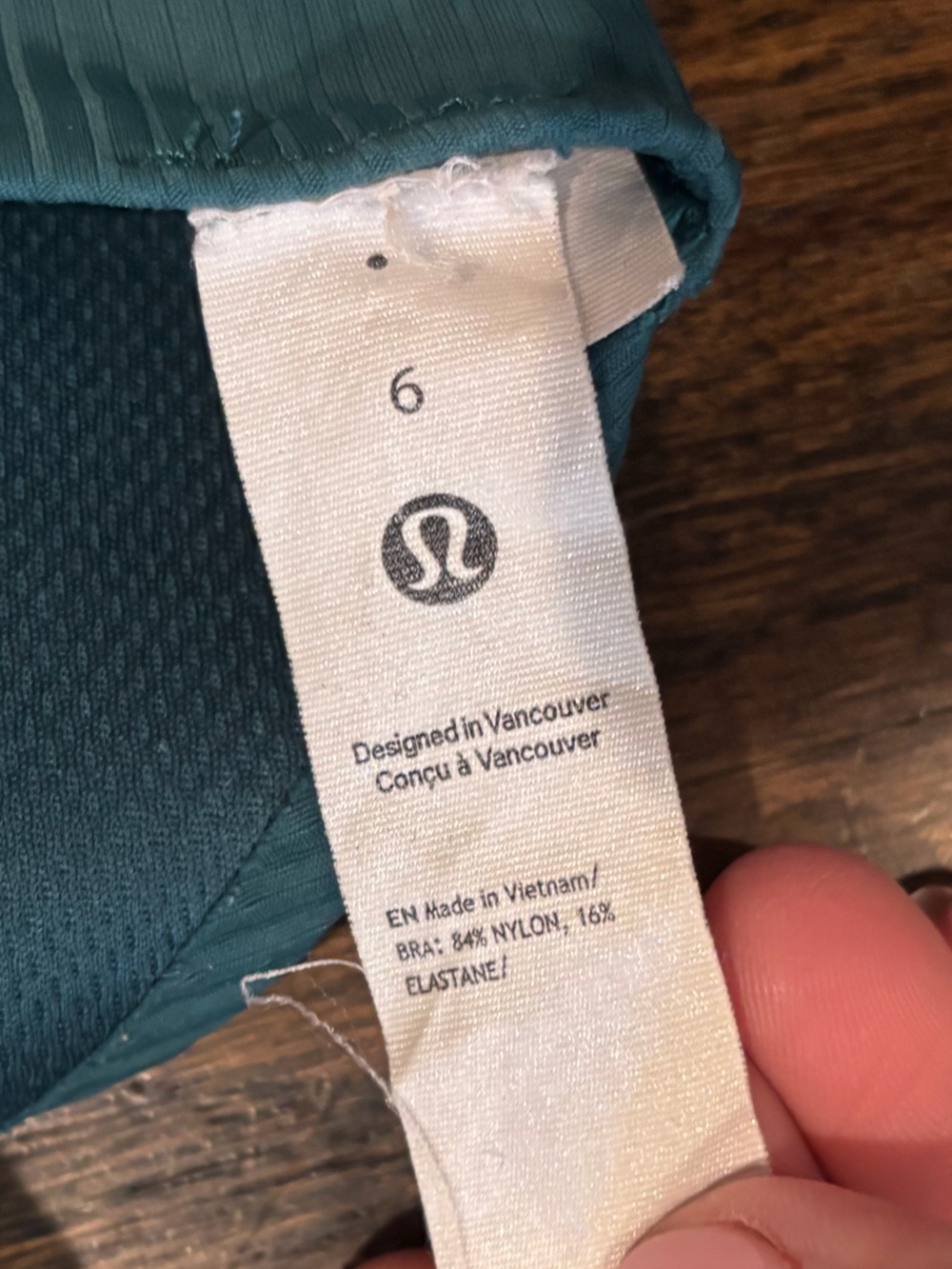 lululemon athletica teal lined pattern Strappy Sports Bra women’s size 6 - Picture 8 of 8